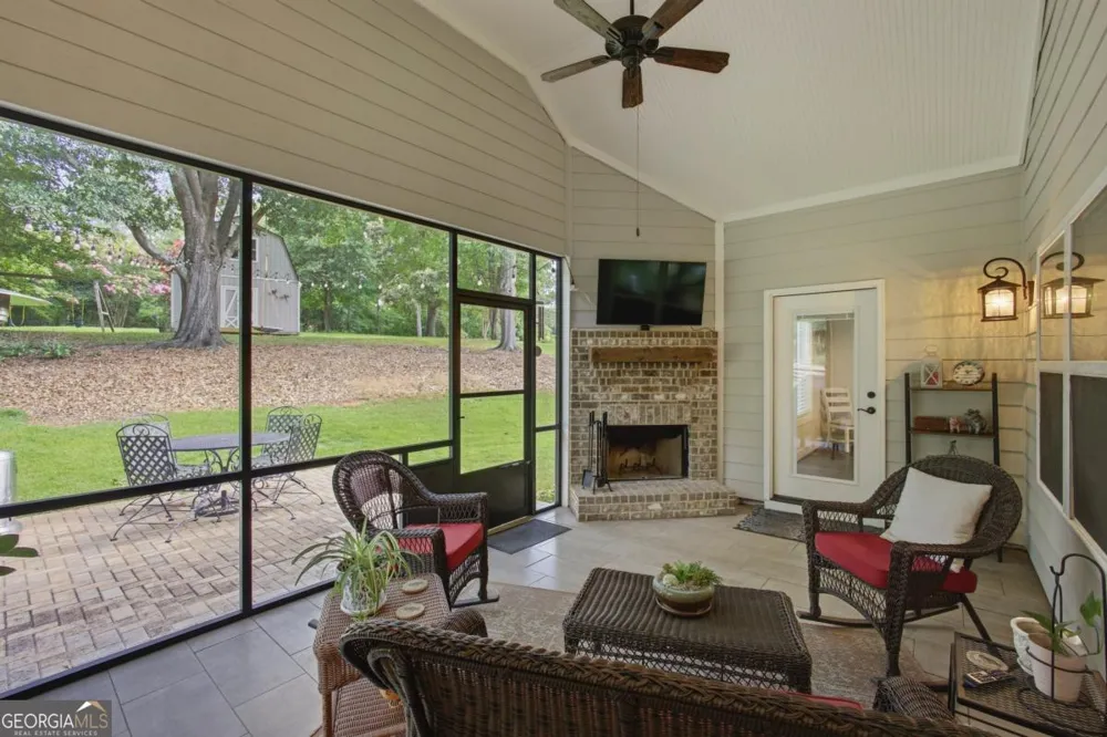 579 New Cut RD Braselton, GA 30517