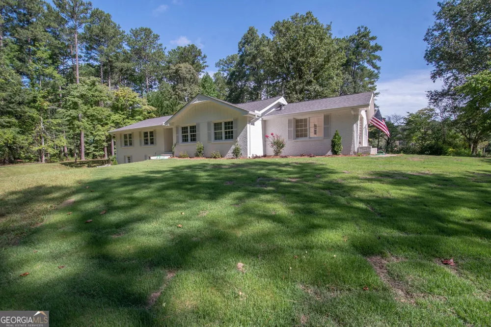 183 Busbin RD Fayetteville, GA 30215