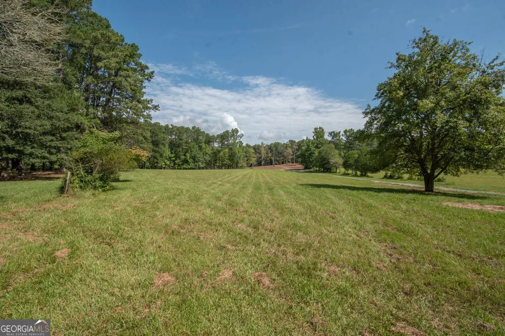 183 Busbin RD Fayetteville, GA 30215