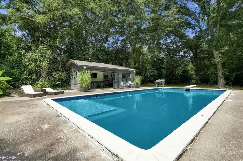 3806 Loganville HWY SW Loganville, GA 30052