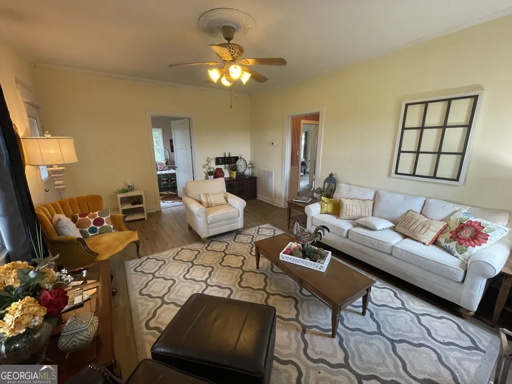 231 Barlow RD Cochran, GA 31014