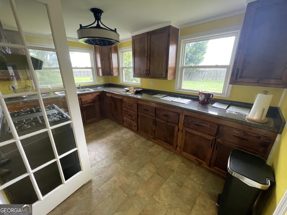 231 Barlow RD Cochran, GA 31014