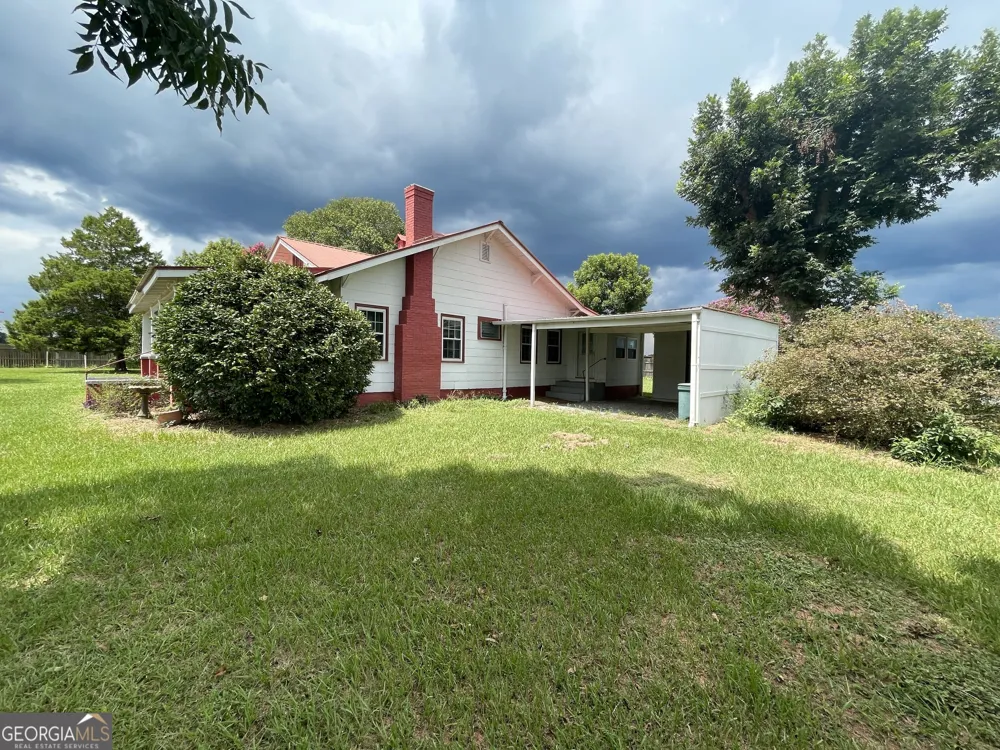 231 Barlow RD Cochran, GA 31014