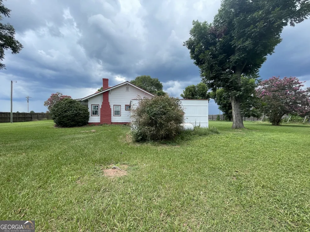 231 Barlow RD Cochran, GA 31014