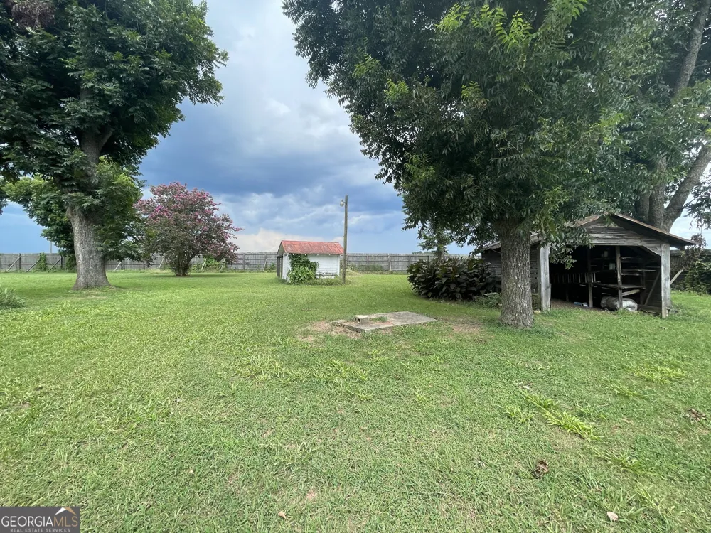 231 Barlow RD Cochran, GA 31014