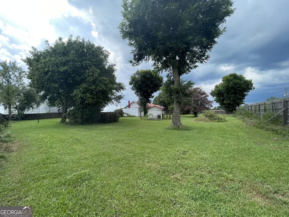 231 Barlow RD Cochran, GA 31014