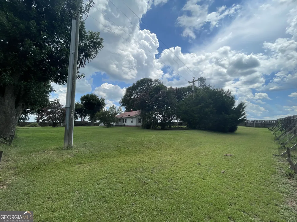 231 Barlow RD Cochran, GA 31014