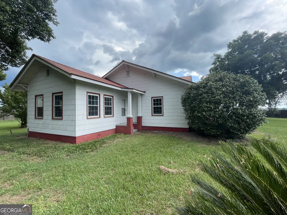231 Barlow RD Cochran, GA 31014