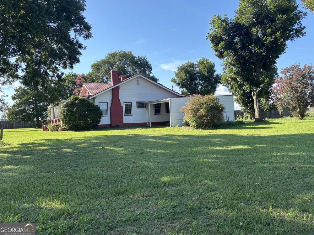 231 Barlow RD Cochran, GA 31014