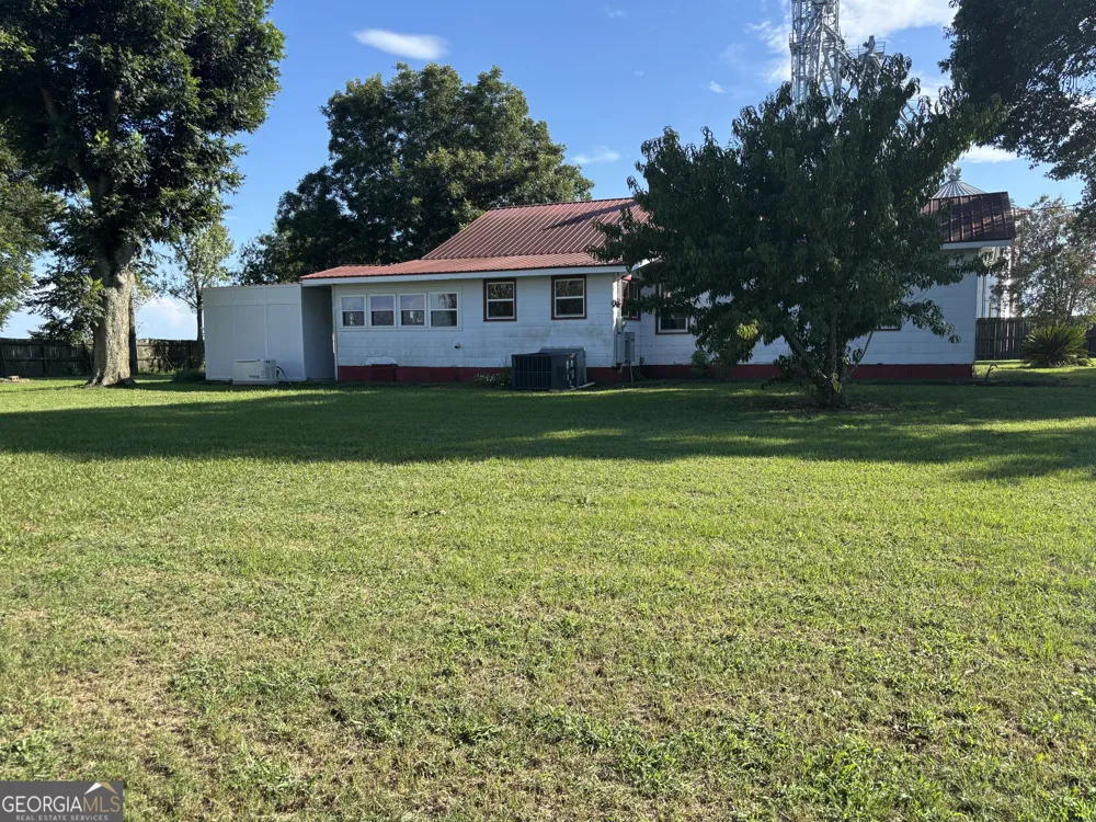 231 Barlow RD Cochran, GA 31014