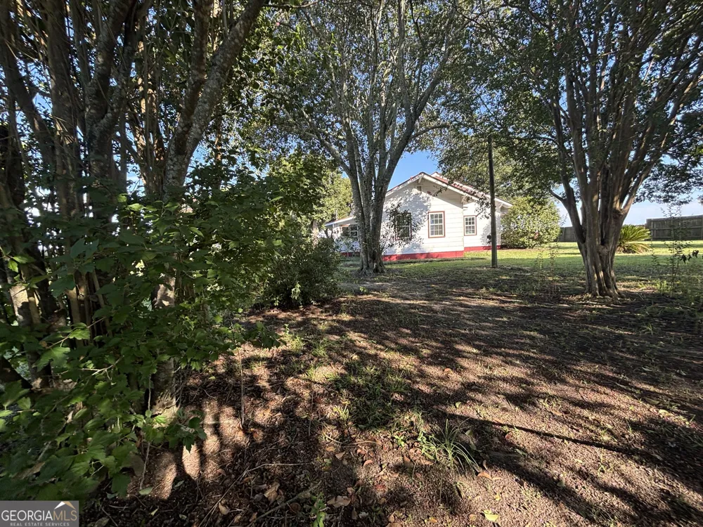 231 Barlow RD Cochran, GA 31014