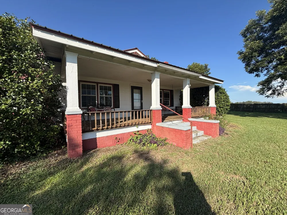 231 Barlow RD Cochran, GA 31014
