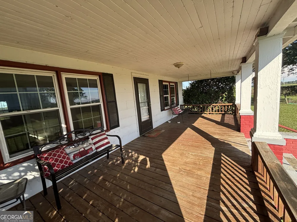 231 Barlow RD Cochran, GA 31014