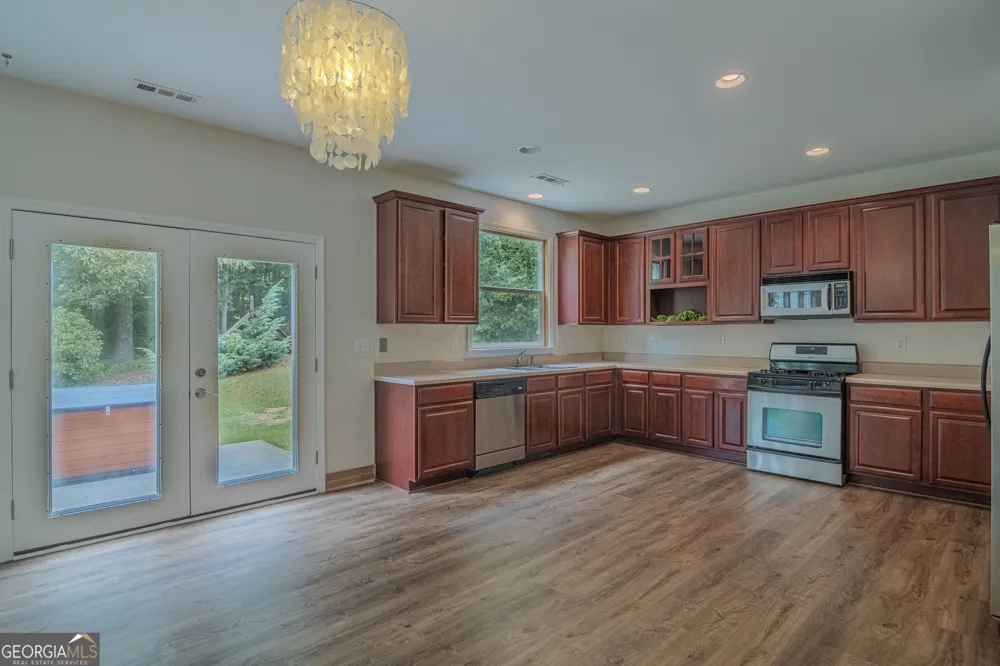 15 Nolen DR Newnan, GA 30263