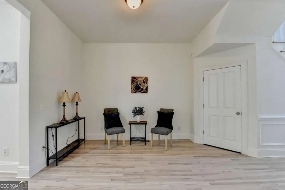 6961 Fellowship LN Flowery Branch, GA 30542