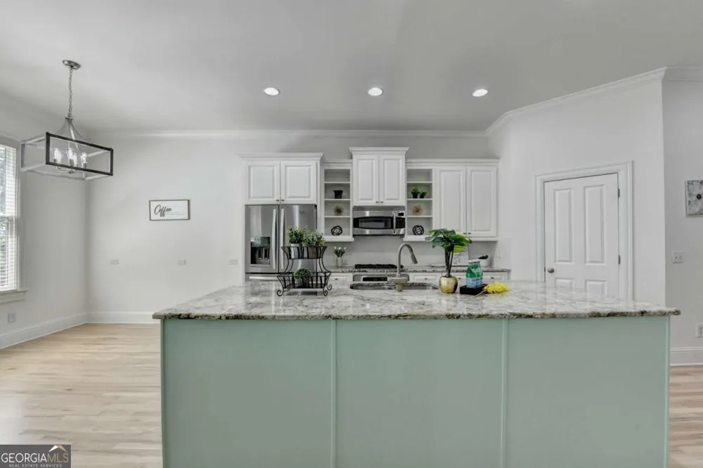 6961 Fellowship LN Flowery Branch, GA 30542