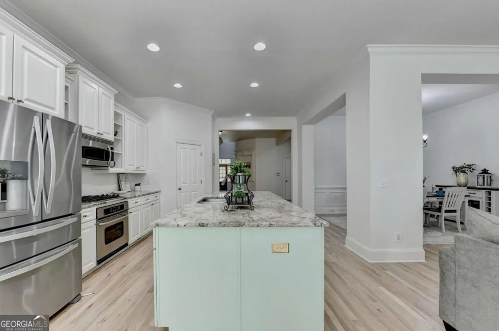 6961 Fellowship LN Flowery Branch, GA 30542