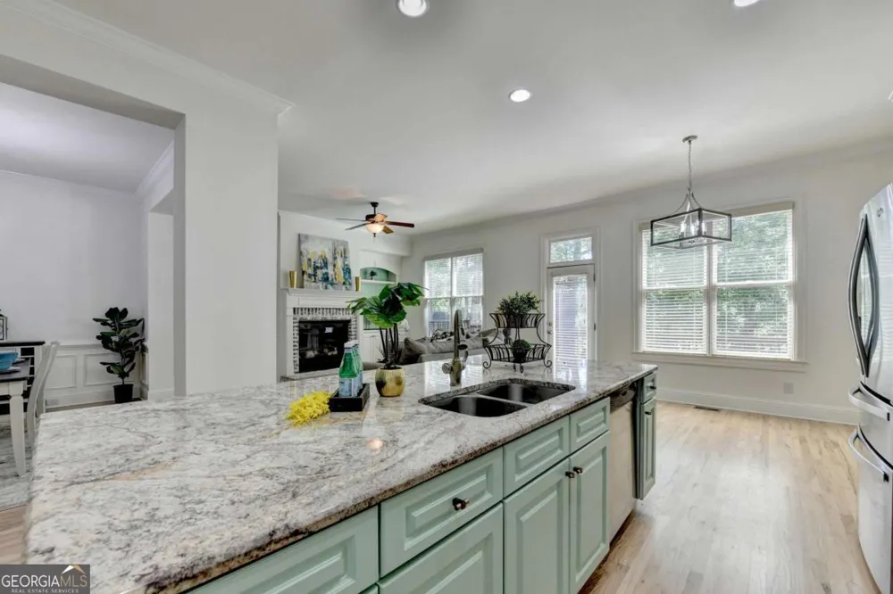 6961 Fellowship LN Flowery Branch, GA 30542