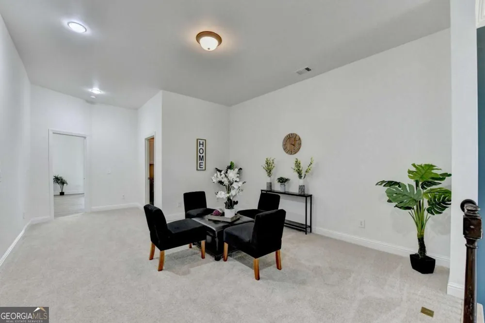 6961 Fellowship LN Flowery Branch, GA 30542