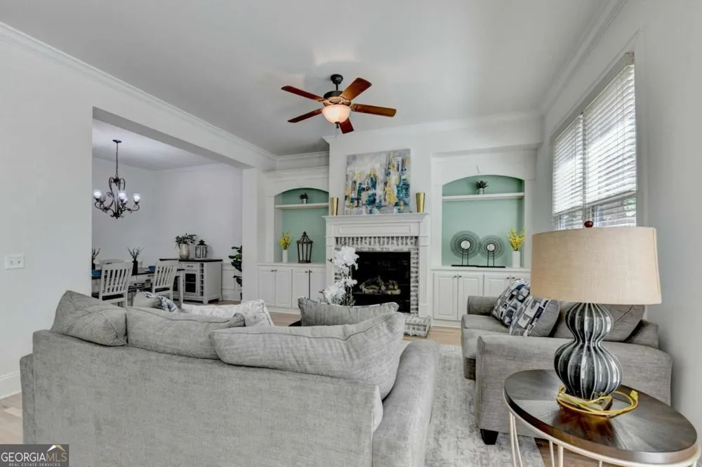 6961 Fellowship LN Flowery Branch, GA 30542