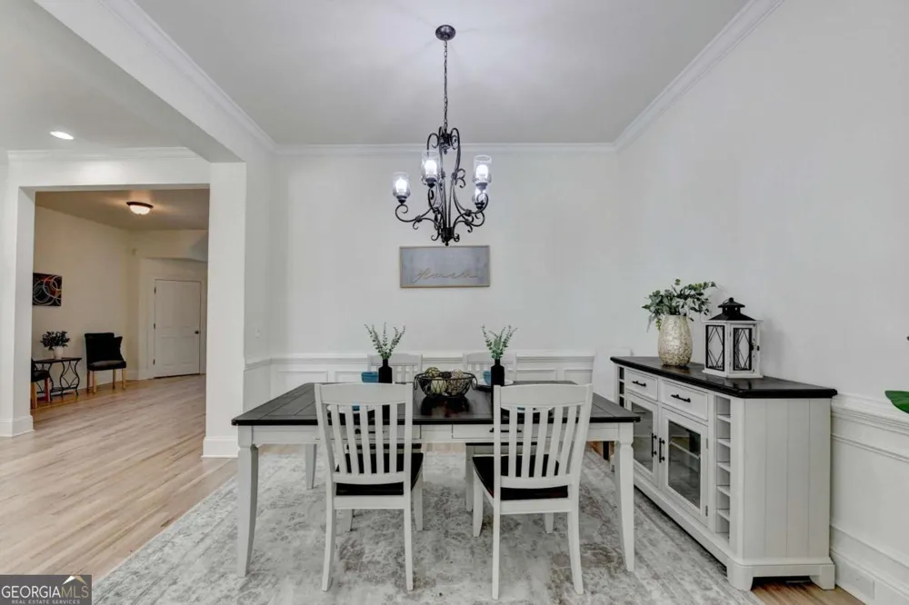 6961 Fellowship LN Flowery Branch, GA 30542