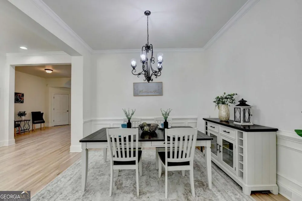 6961 Fellowship LN Flowery Branch, GA 30542