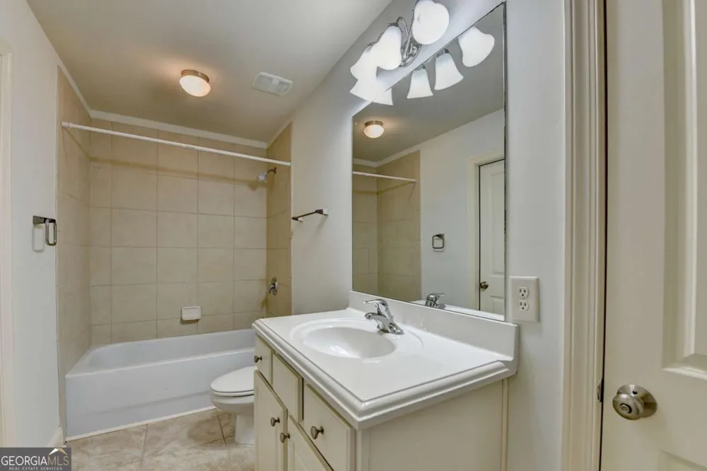 6961 Fellowship LN Flowery Branch, GA 30542