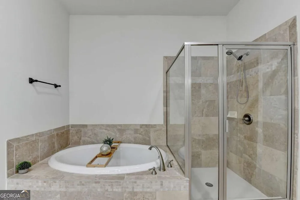 6961 Fellowship LN Flowery Branch, GA 30542