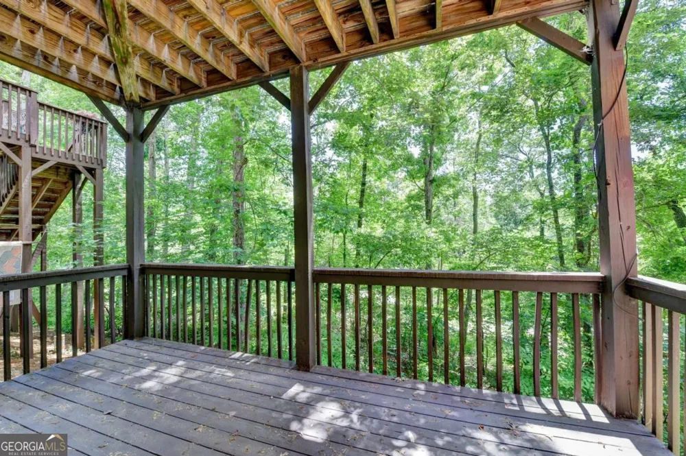 6961 Fellowship LN Flowery Branch, GA 30542