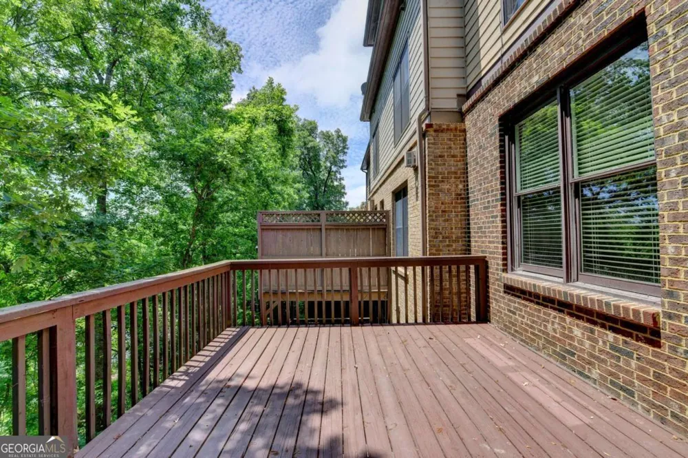 6961 Fellowship LN Flowery Branch, GA 30542