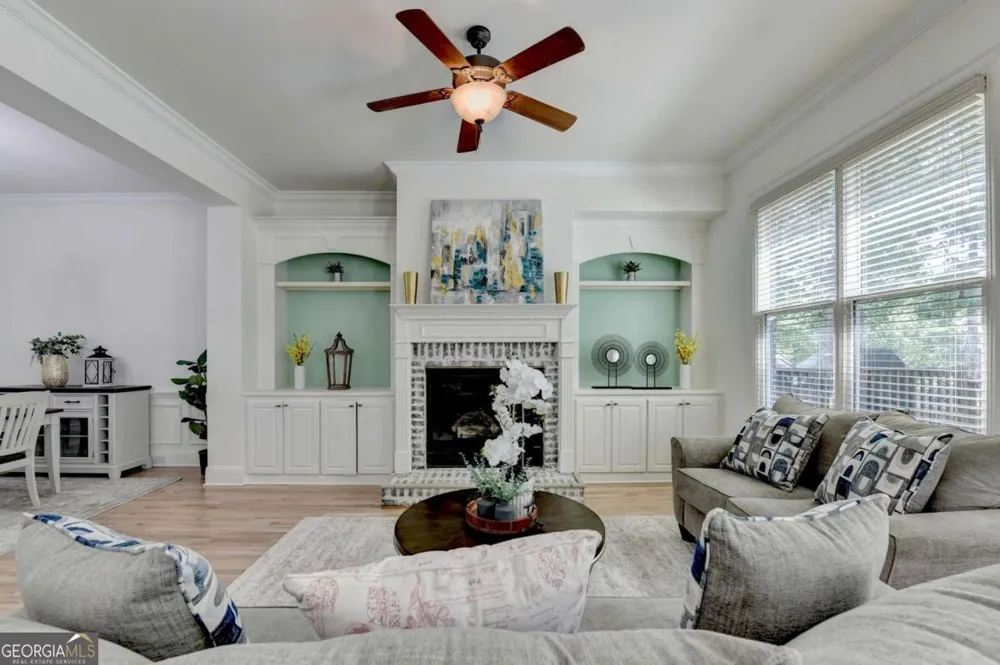 6961 Fellowship LN Flowery Branch, GA 30542