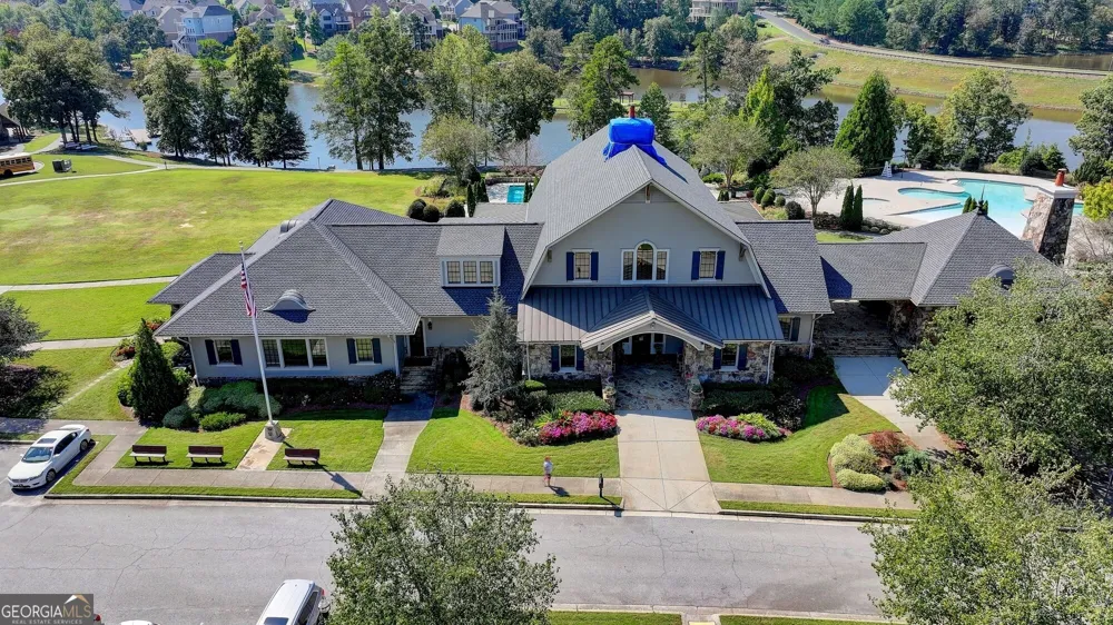 6961 Fellowship LN Flowery Branch, GA 30542