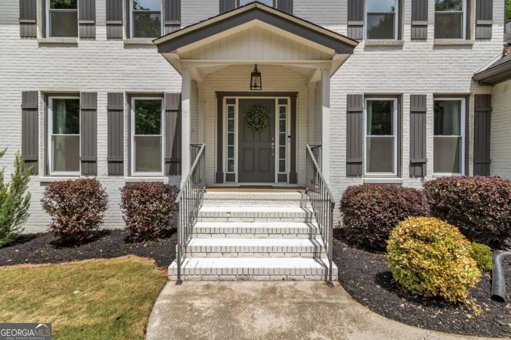 135 London Berry CT Tyrone, GA 30290