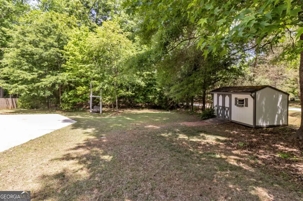 135 London Berry CT Tyrone, GA 30290