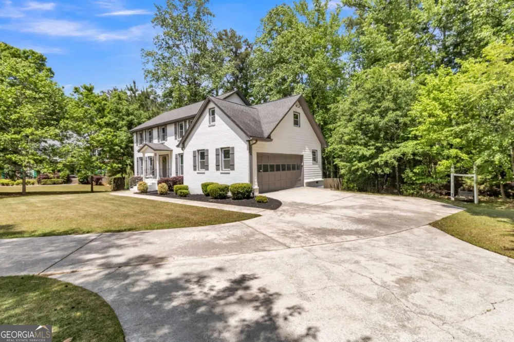 135 London Berry CT Tyrone, GA 30290