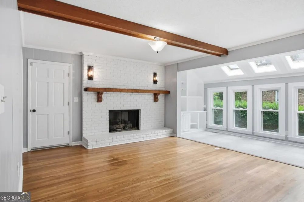 2033 Hessian CT Stone Mountain, GA 30087