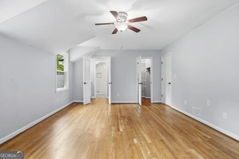 2033 Hessian CT Stone Mountain, GA 30087