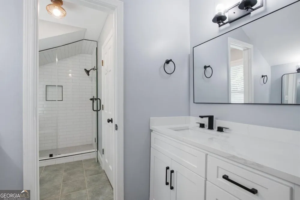 2033 Hessian CT Stone Mountain, GA 30087