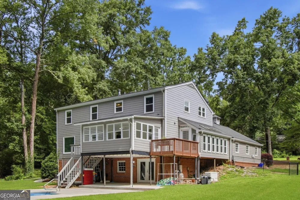 2033 Hessian CT Stone Mountain, GA 30087