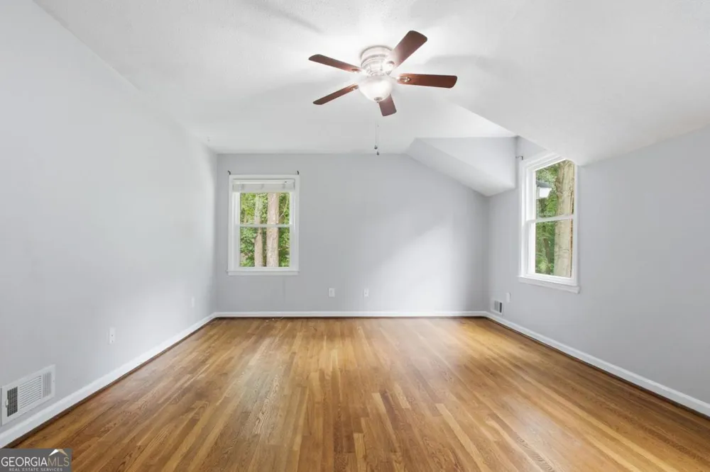 2033 Hessian CT Stone Mountain, GA 30087