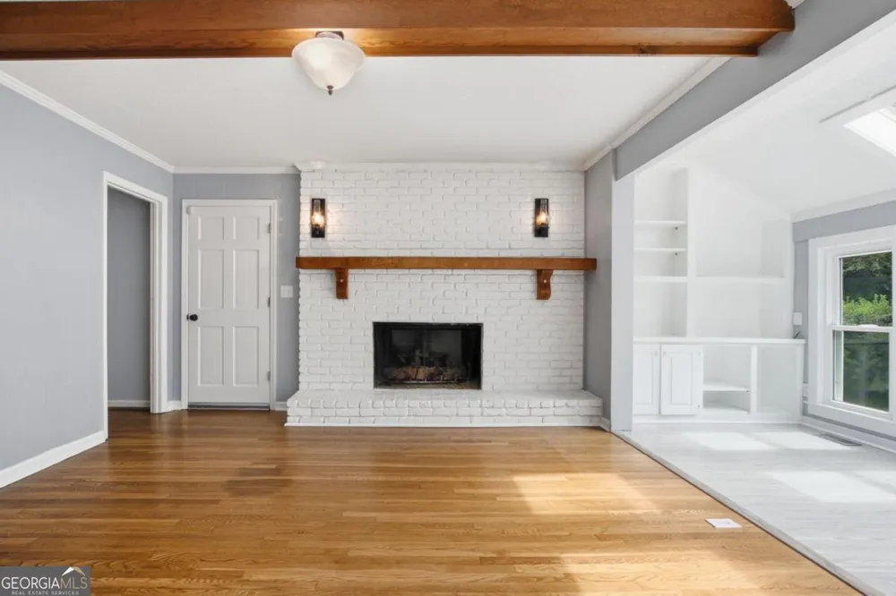 2033 Hessian CT Stone Mountain, GA 30087