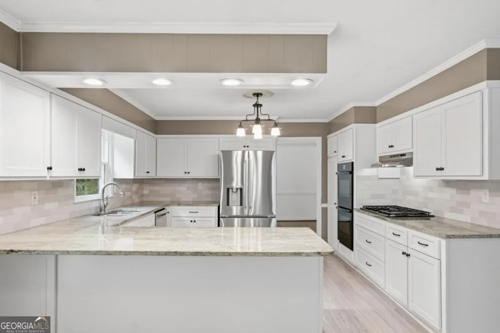 2033 Hessian CT Stone Mountain, GA 30087