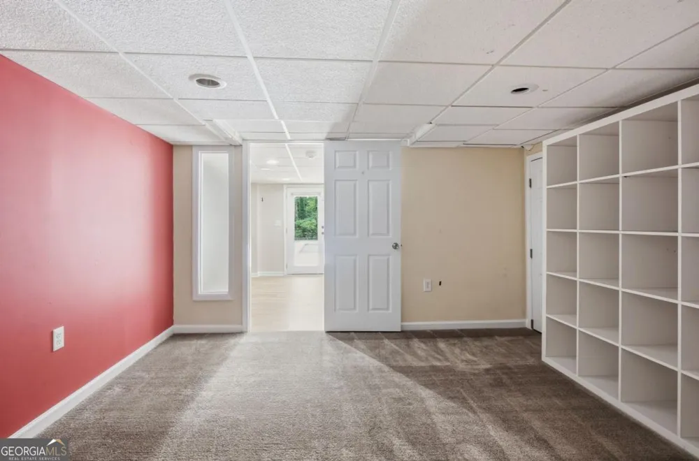 2033 Hessian CT Stone Mountain, GA 30087