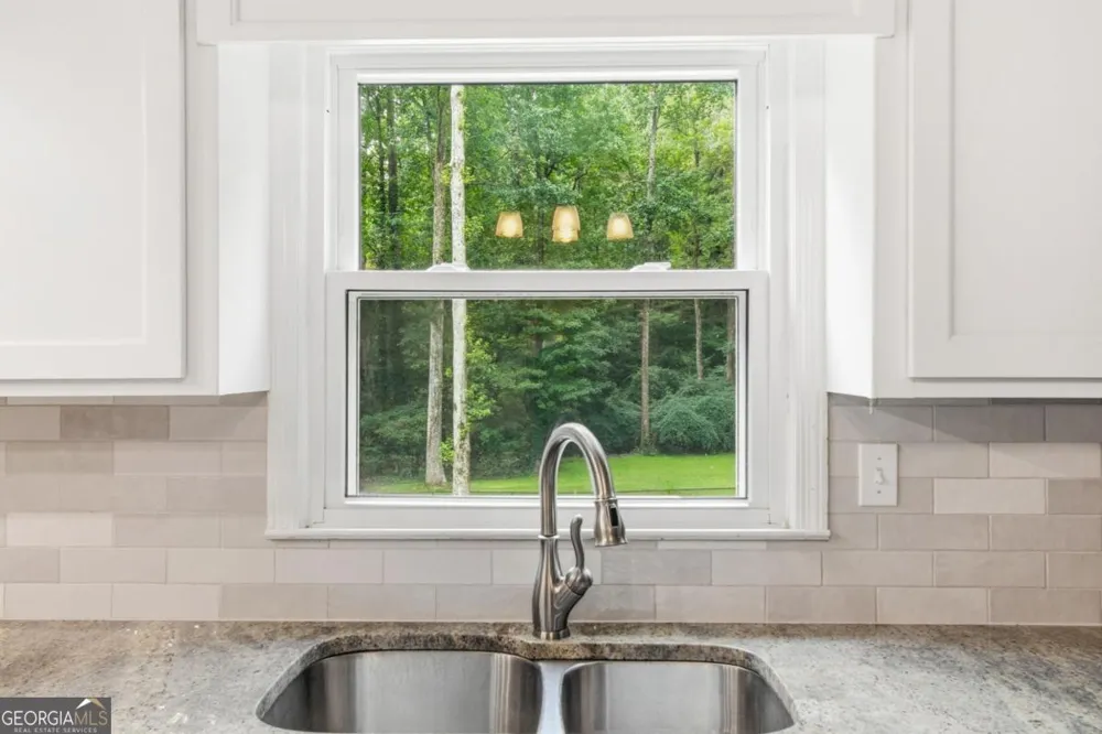 2033 Hessian CT Stone Mountain, GA 30087
