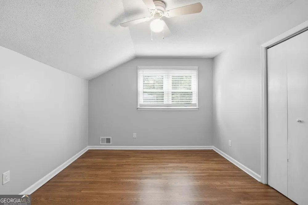 2033 Hessian CT Stone Mountain, GA 30087