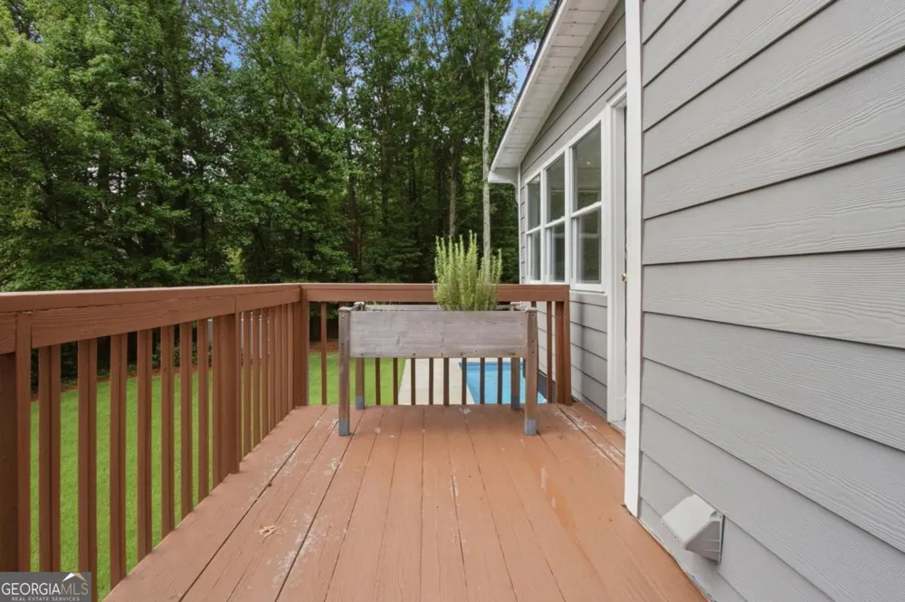 2033 Hessian CT Stone Mountain, GA 30087
