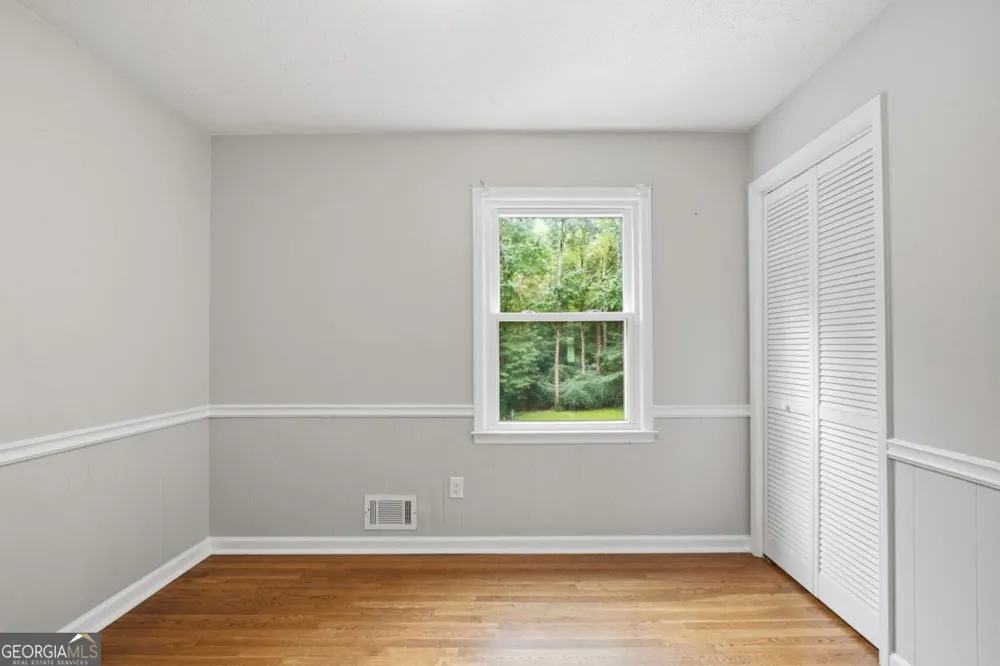 2033 Hessian CT Stone Mountain, GA 30087