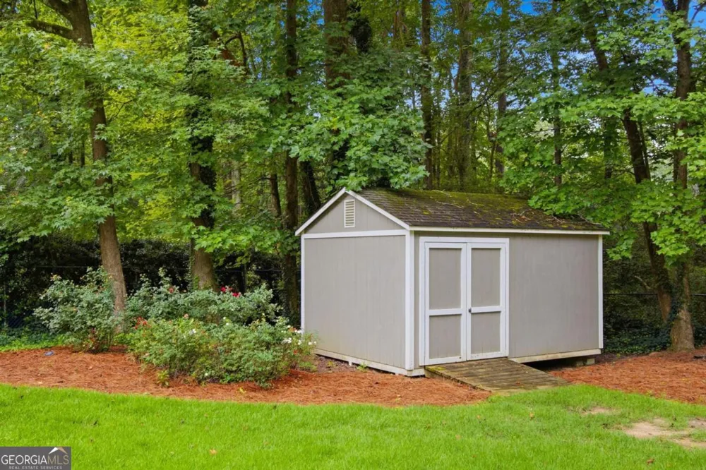 2033 Hessian CT Stone Mountain, GA 30087