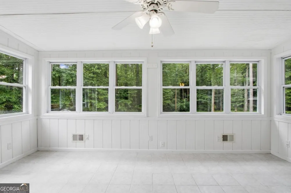 2033 Hessian CT Stone Mountain, GA 30087