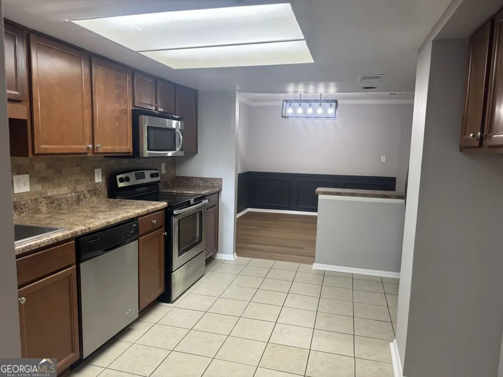 2207 Surrey CT SE Marietta, GA 30067